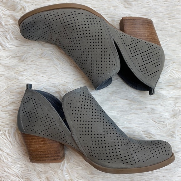 BareTraps | Shoes | Baretraps Rizzo Booties | Poshmark